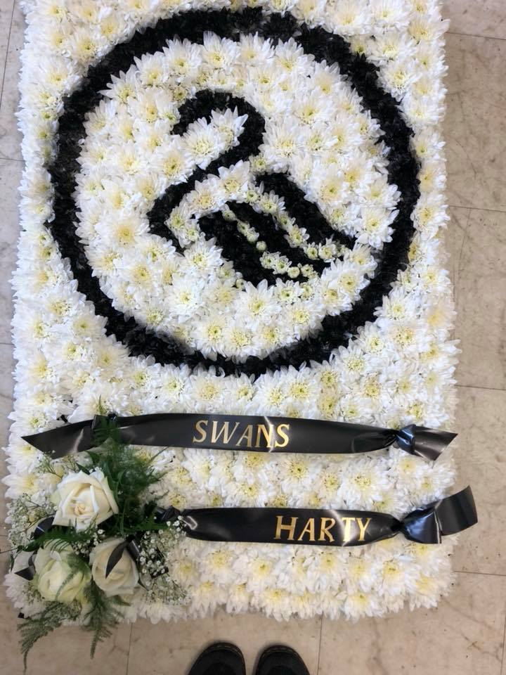 Extra Large Swans Tribute